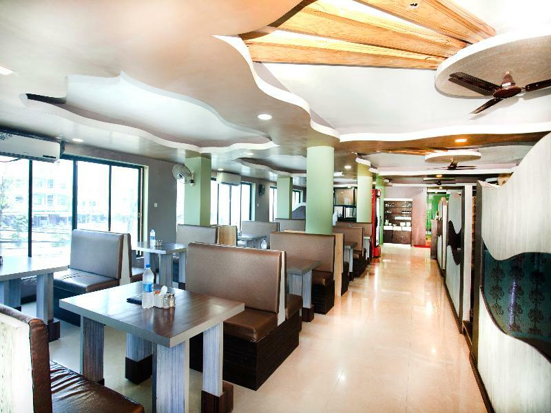 Oyo 343 Pop Life Hotel Banke 外观 照片