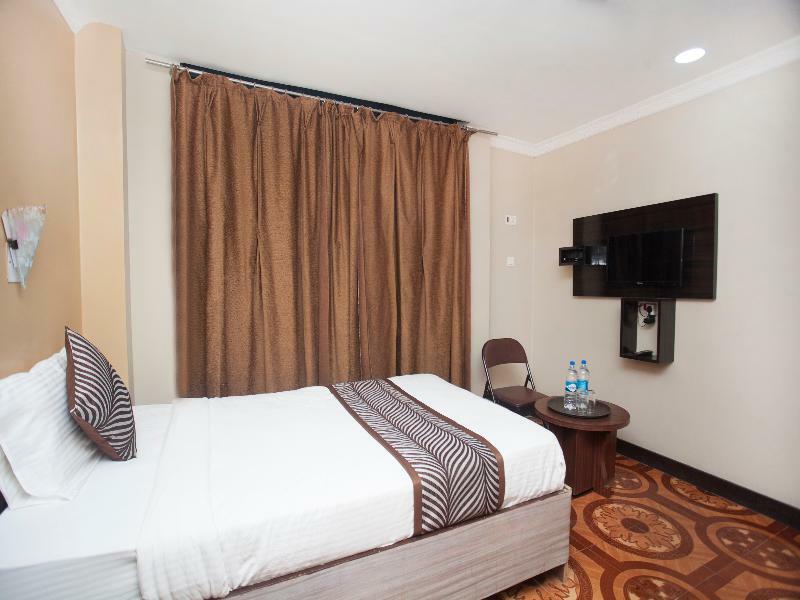 Oyo 343 Pop Life Hotel Banke 外观 照片