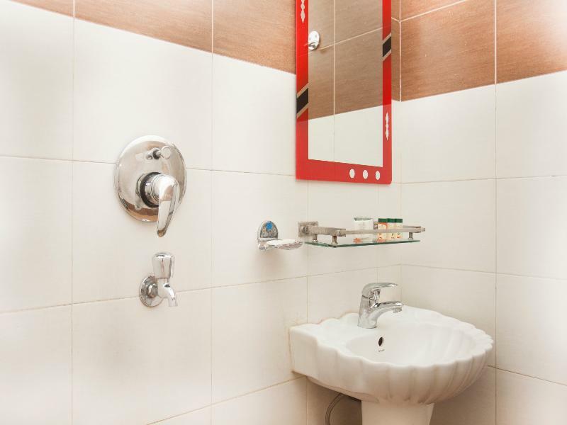 Oyo 343 Pop Life Hotel Banke 外观 照片